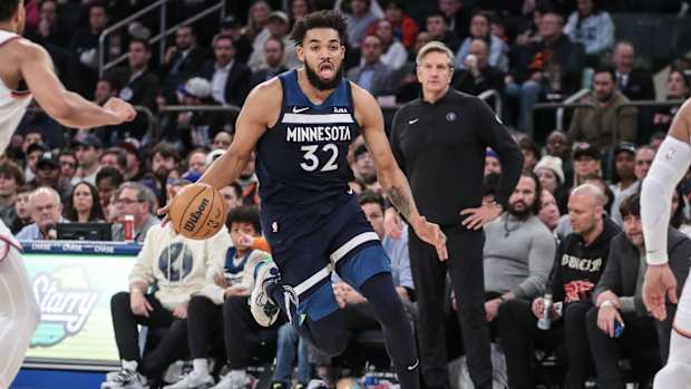 Karl-Anthony Towns, Chris Finch
